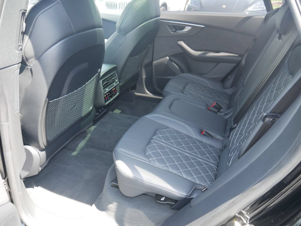 Certified 2024 Audi SQ8 Premium Plus w/ S Sport Package AWD/4WD image 17