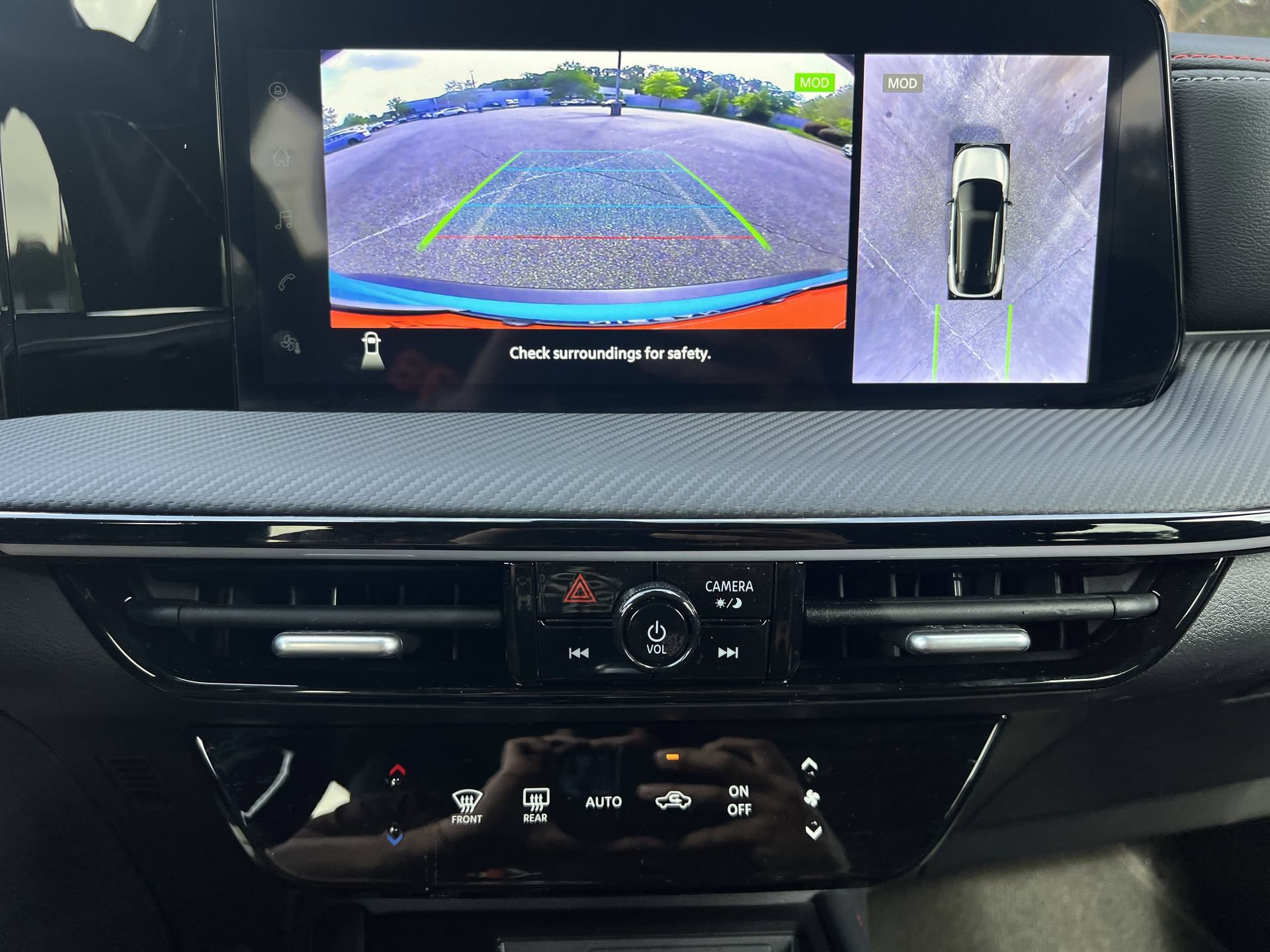 Certified 2025 Nissan Kicks SR FWD image 6