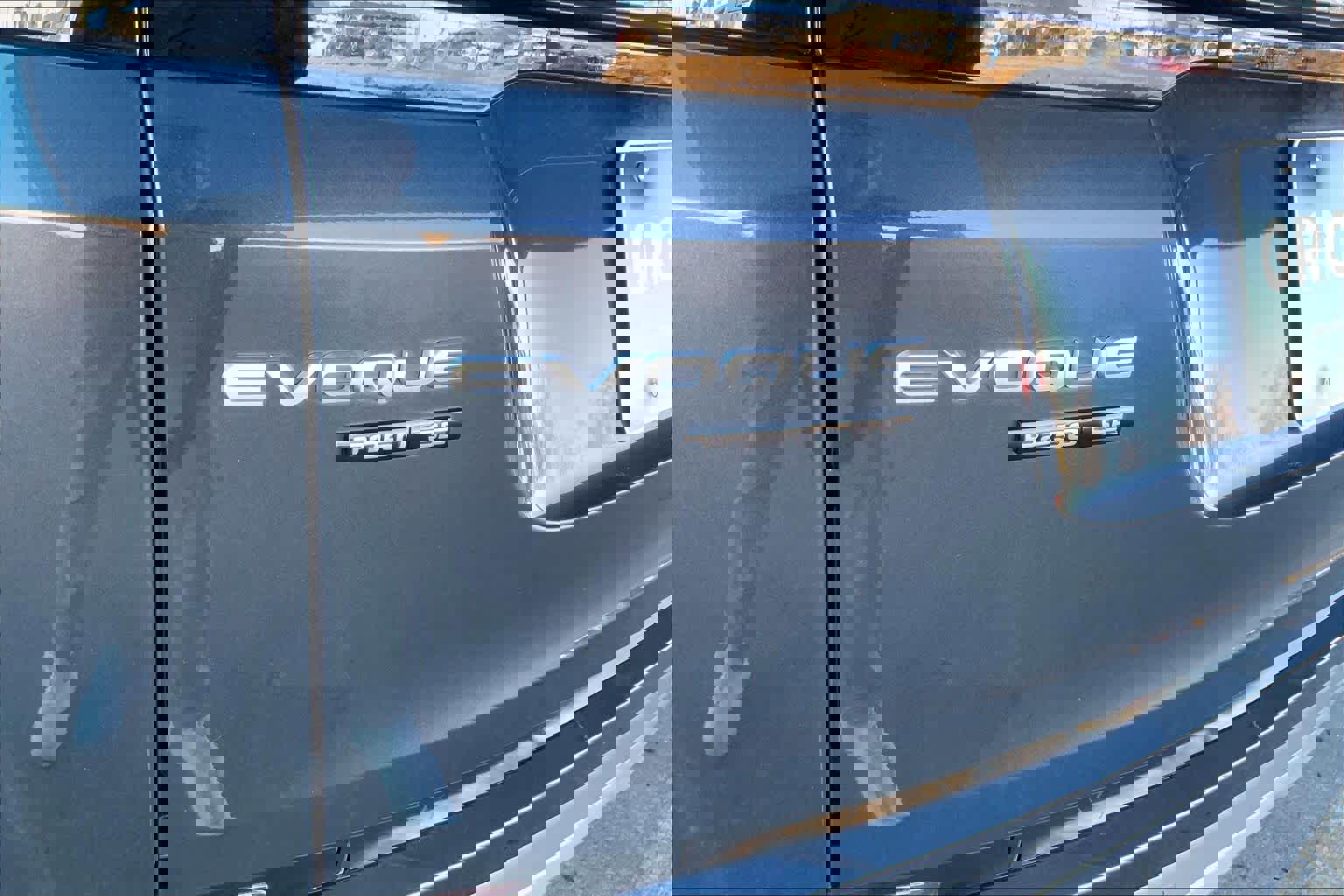 Used 2020 Land Rover Range Rover Evoque SE image 31