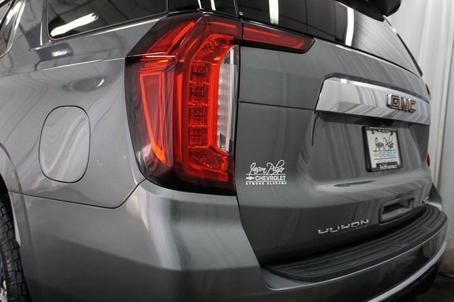 Used 2022 GMC Yukon SLT w/ SLT Premium Package image 19