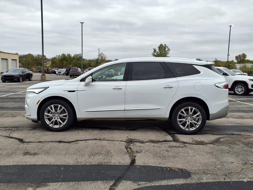 Used 2023 Buick Enclave Premium w/ Experience Buick Package image 4