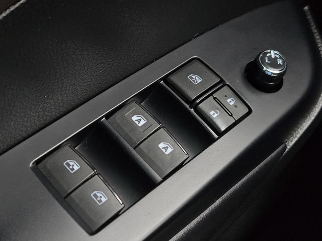 Certified 2017 Toyota Highlander XLE AWD/4WD image 28