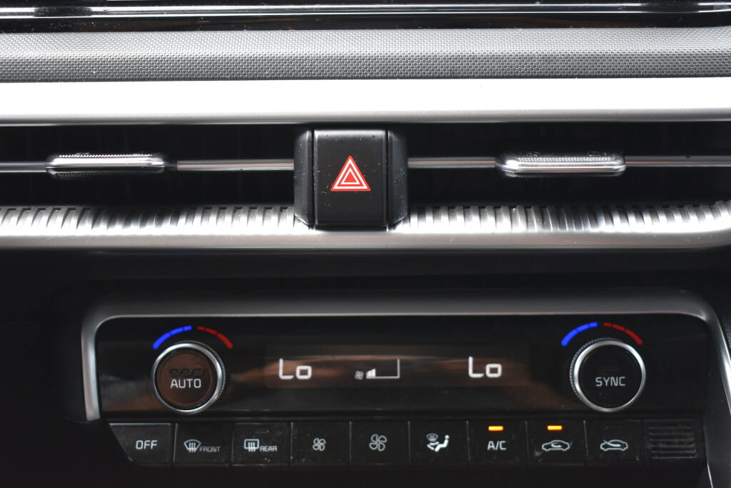 Used 2022 Kia K5 LXS image 21