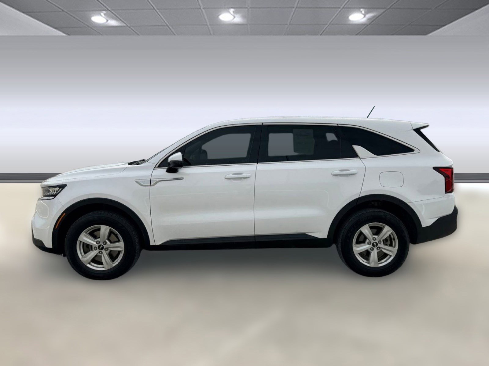 Used 2021 Kia Sorento LX image 2