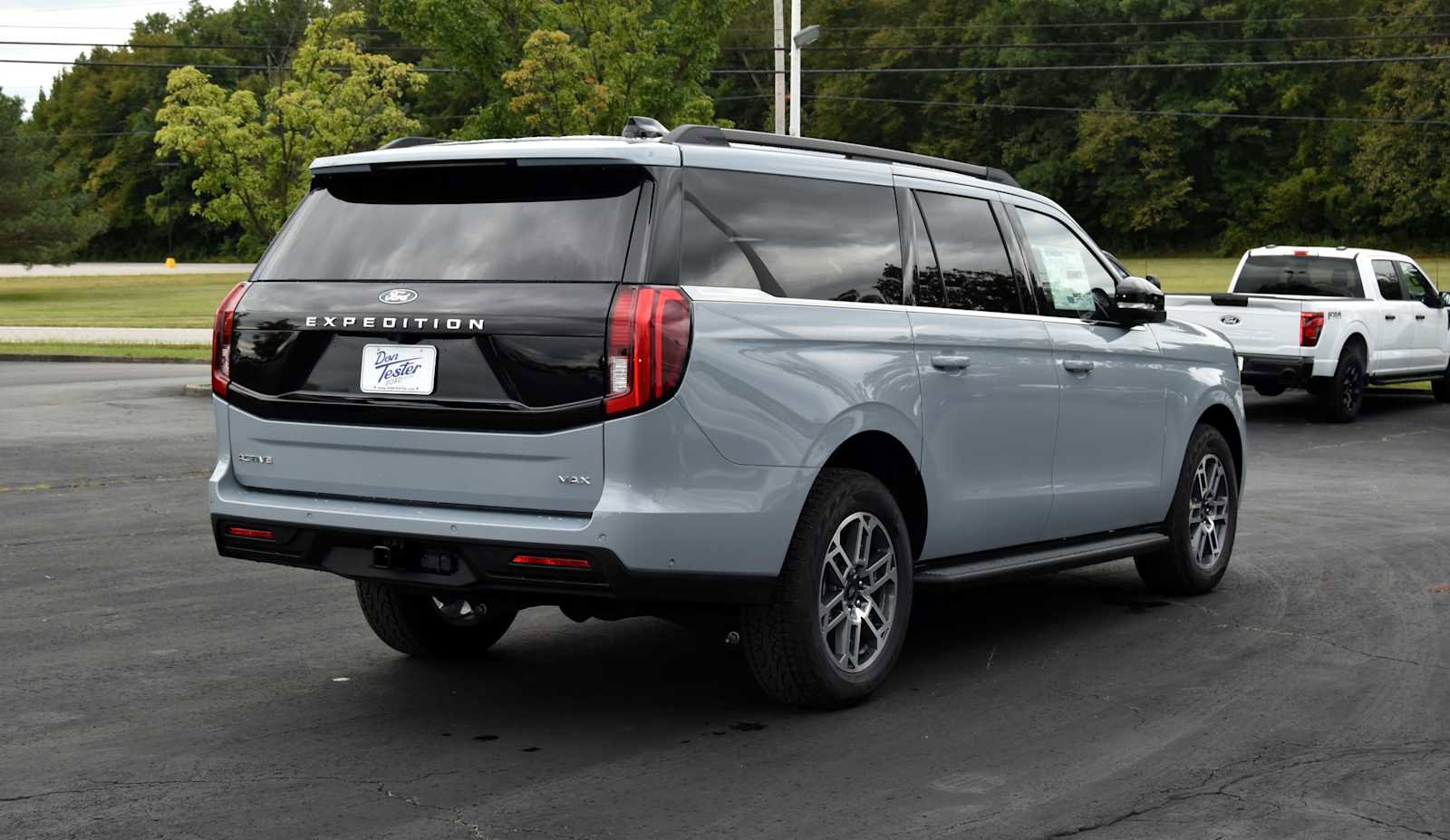 New 2025 Ford Expedition Max Active image 3