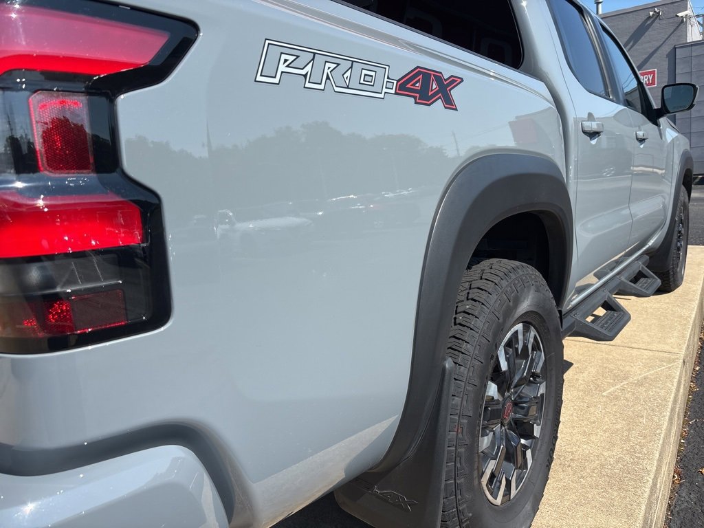 Used 2023 Nissan Frontier PRO-4X w/ Technology Package image 6