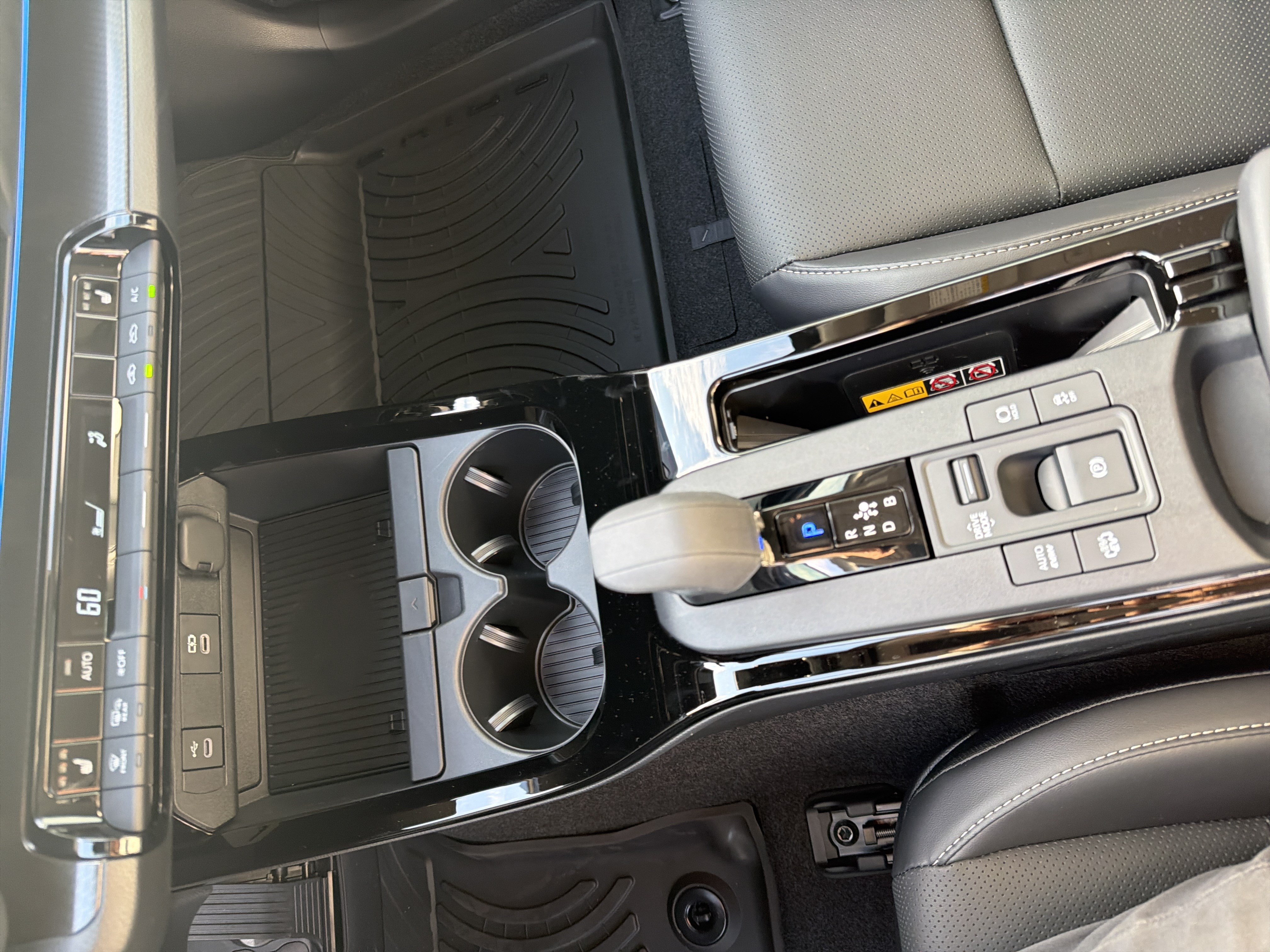 New 2026 Toyota Prius Plug-In Hybrid FWD image 8