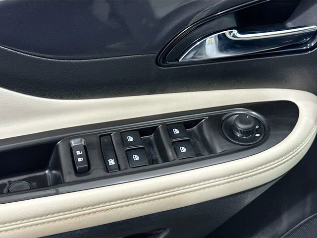 Used 2021 Buick Encore Preferred w/ Safety Package image 18