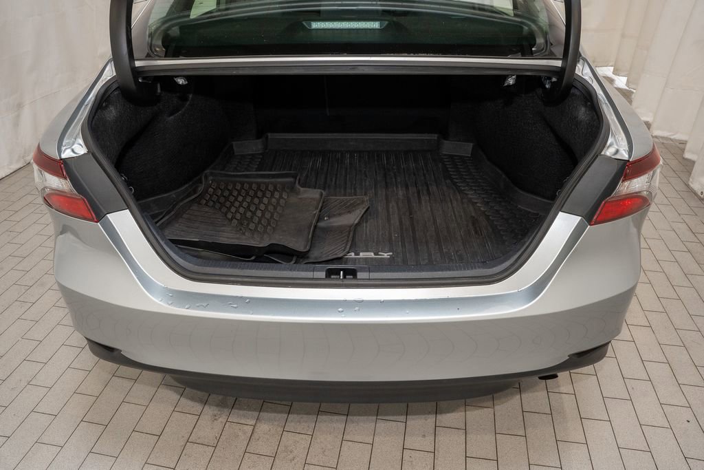 Used 2023 Toyota Camry LE image 5