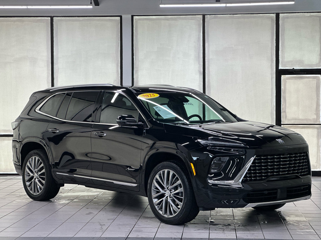 Certified 2025 Buick Enclave Avenir image 1