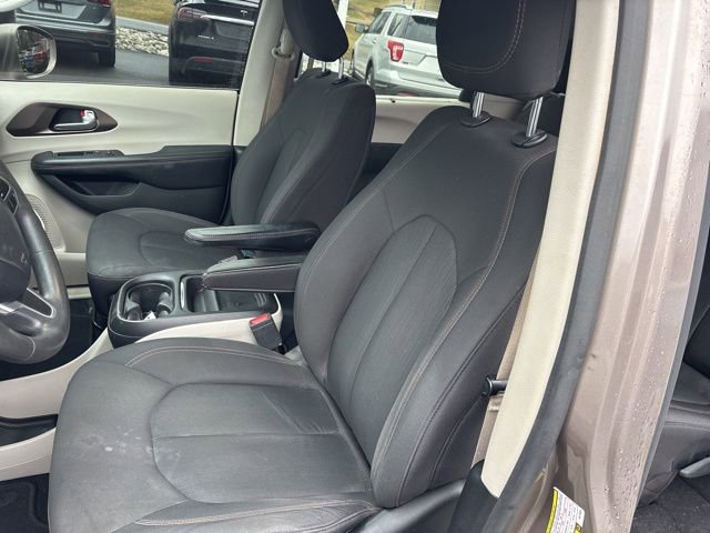 Used 2018 Chrysler Pacifica Touring Plus w/ Tire & Wheel Group image 11