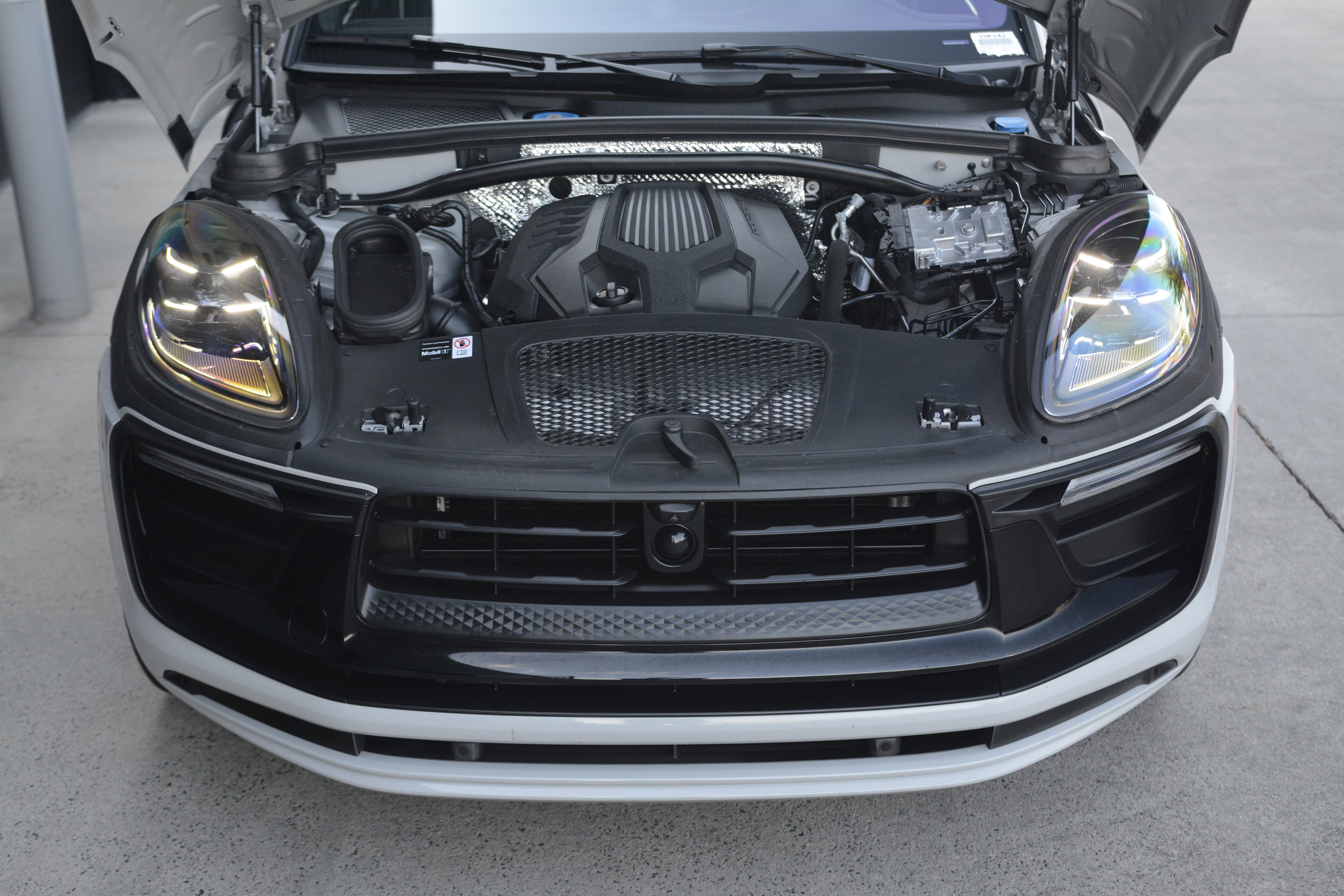 Certified 2026 Porsche Macan Turbo AWD/4WD image 36