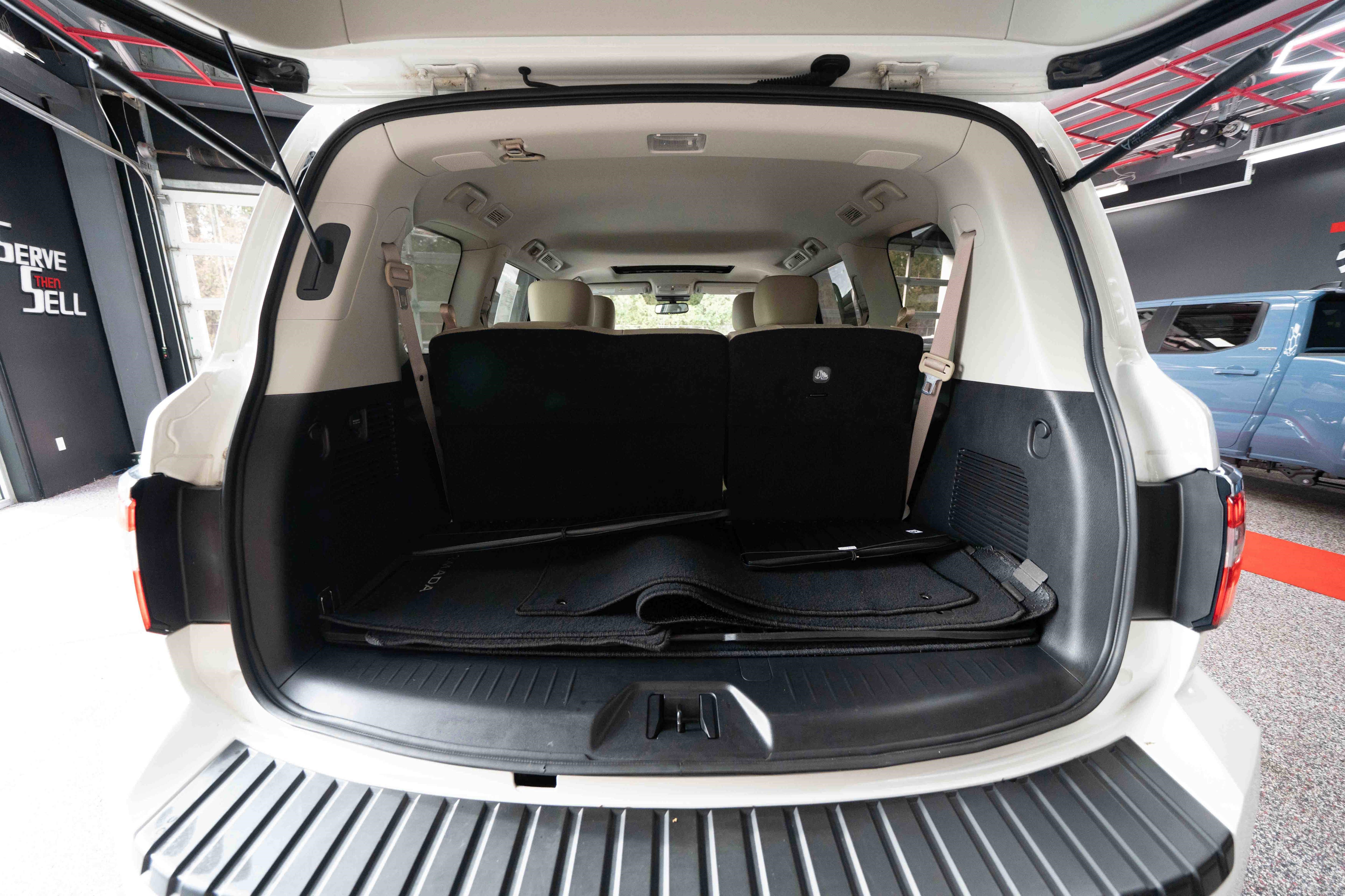 Used 2024 Nissan Armada SL w/ Captain's Chairs Package image 28