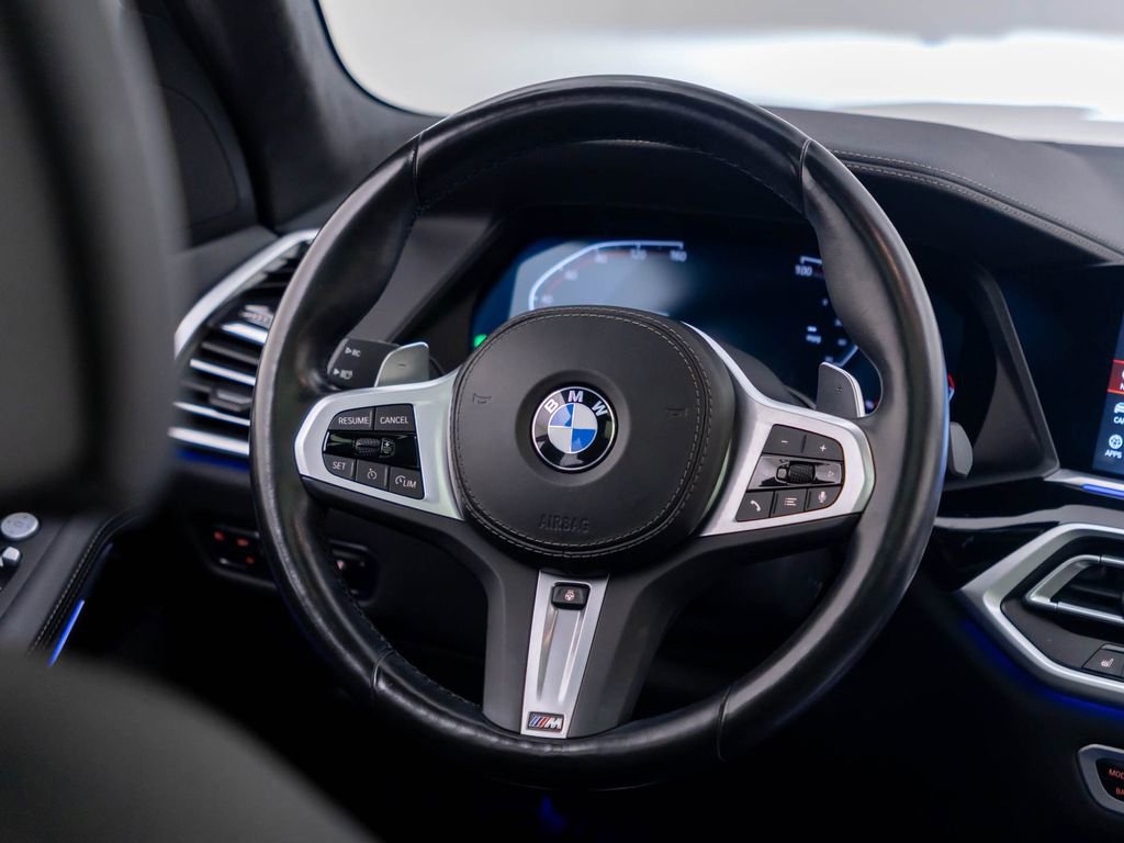 Used 2022 BMW X7 xDrive40i w/ M Sport Package AWD/4WD image 11