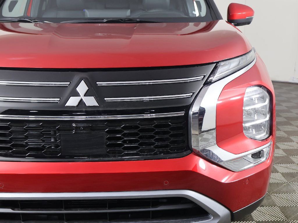 New 2026 Mitsubishi Outlander SE image 16