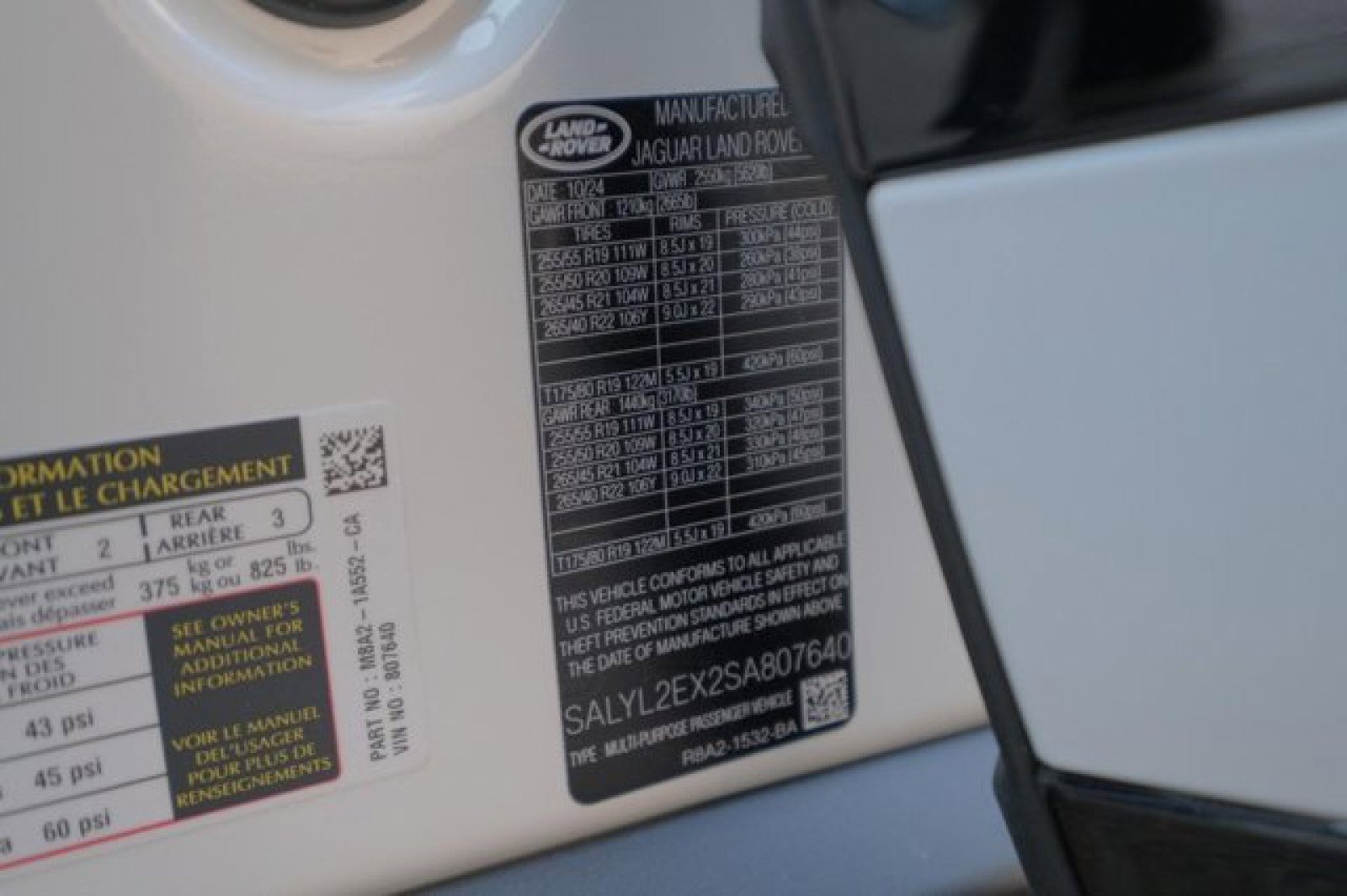 New 2025 Land Rover Range Rover Velar Dynamic SE image 30