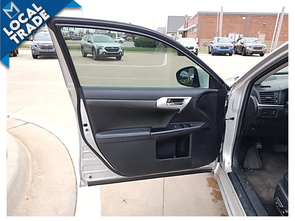 Used 2011 Lexus CT 200h image 11