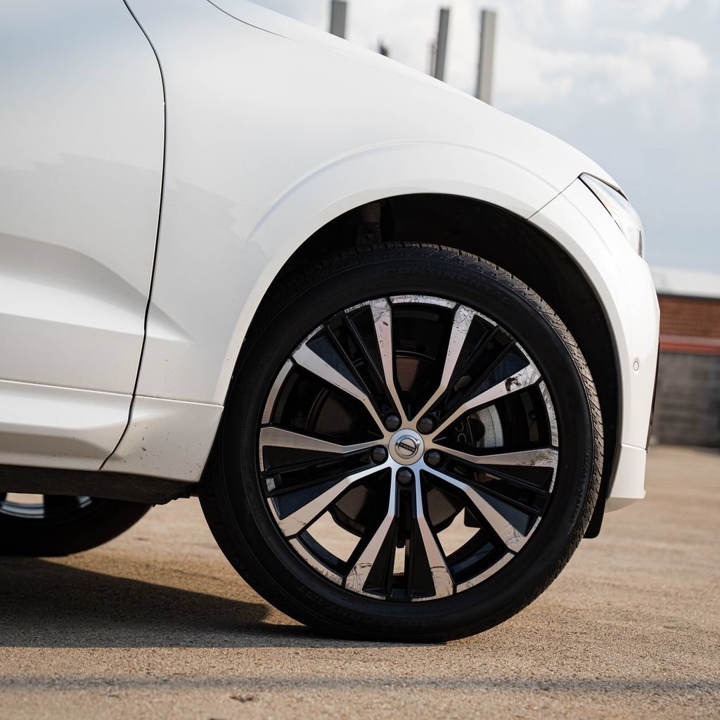Certified 2024 Volvo XC60 B5 Plus w/ Protection Package Premier AWD/4WD image 7