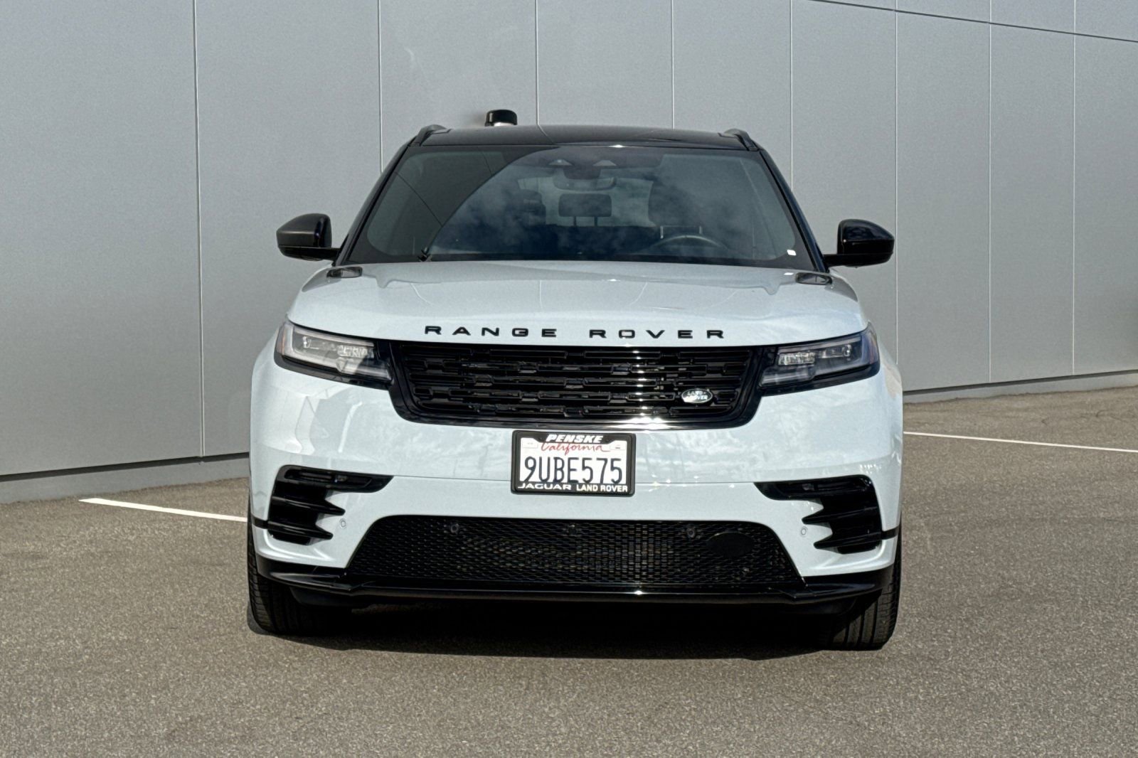 Used 2025 Land Rover Range Rover Velar Dynamic SE image 8