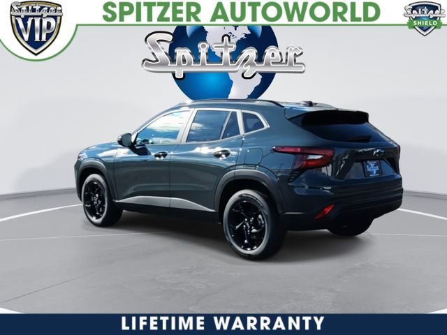 New 2026 Chevrolet Trax LT w/ Midnight Edition FWD image 4
