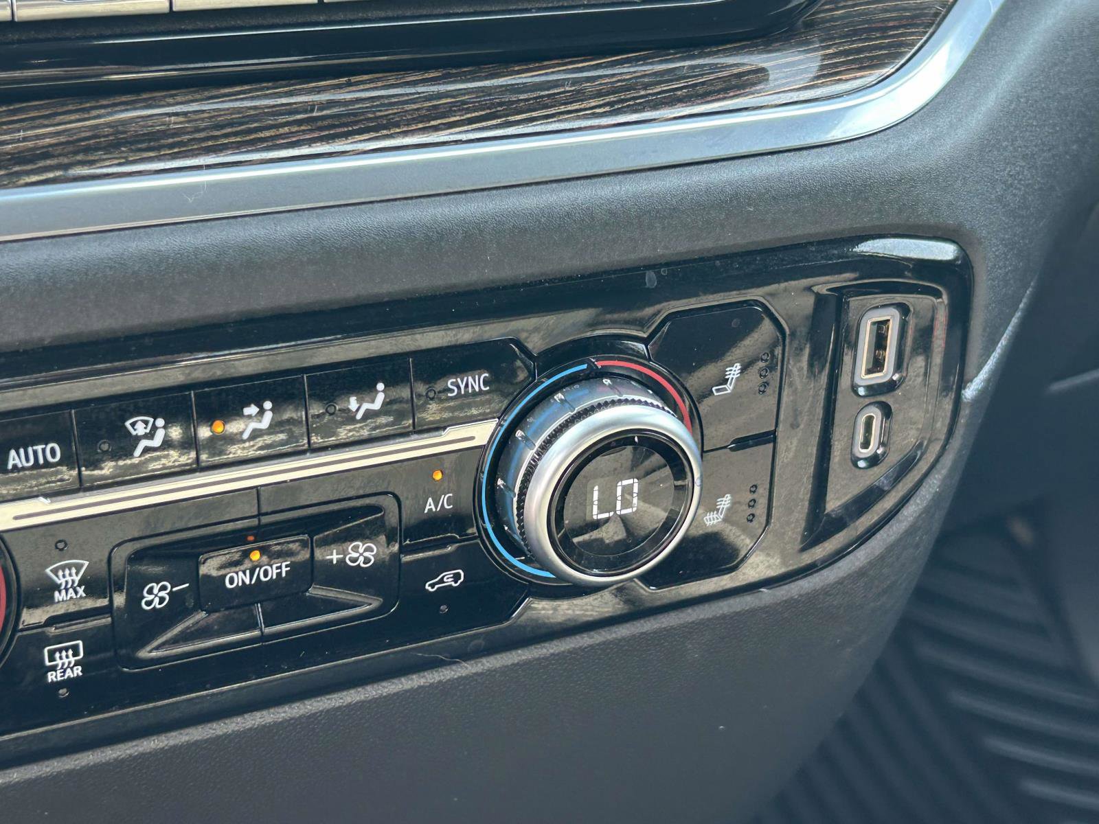 Used 2022 GMC Sierra 1500 Elevation image 25