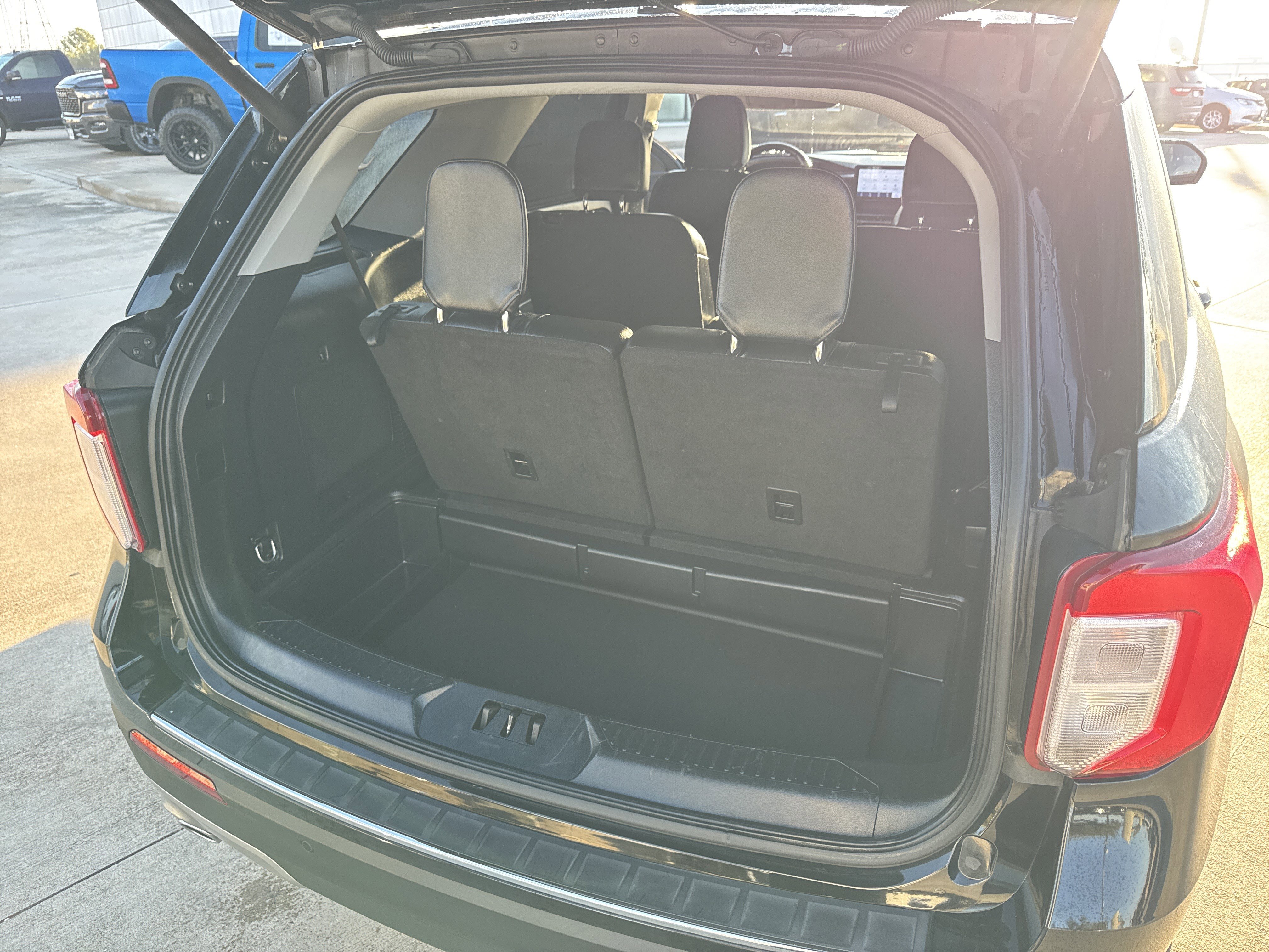 Used 2023 Ford Explorer Limited w/ Equipment Group 301A image 39