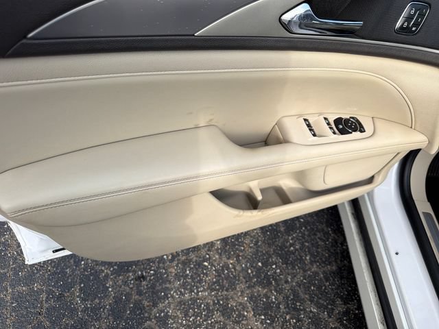 Used 2019 Lincoln MKZ Premiere FWD image 12