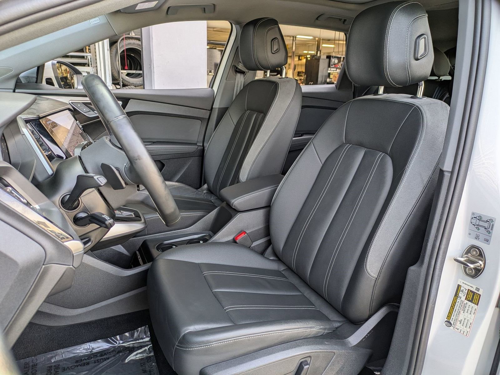 Used 2023 Audi Q4 e-tron Premium Plus w/ Premium Plus image 29