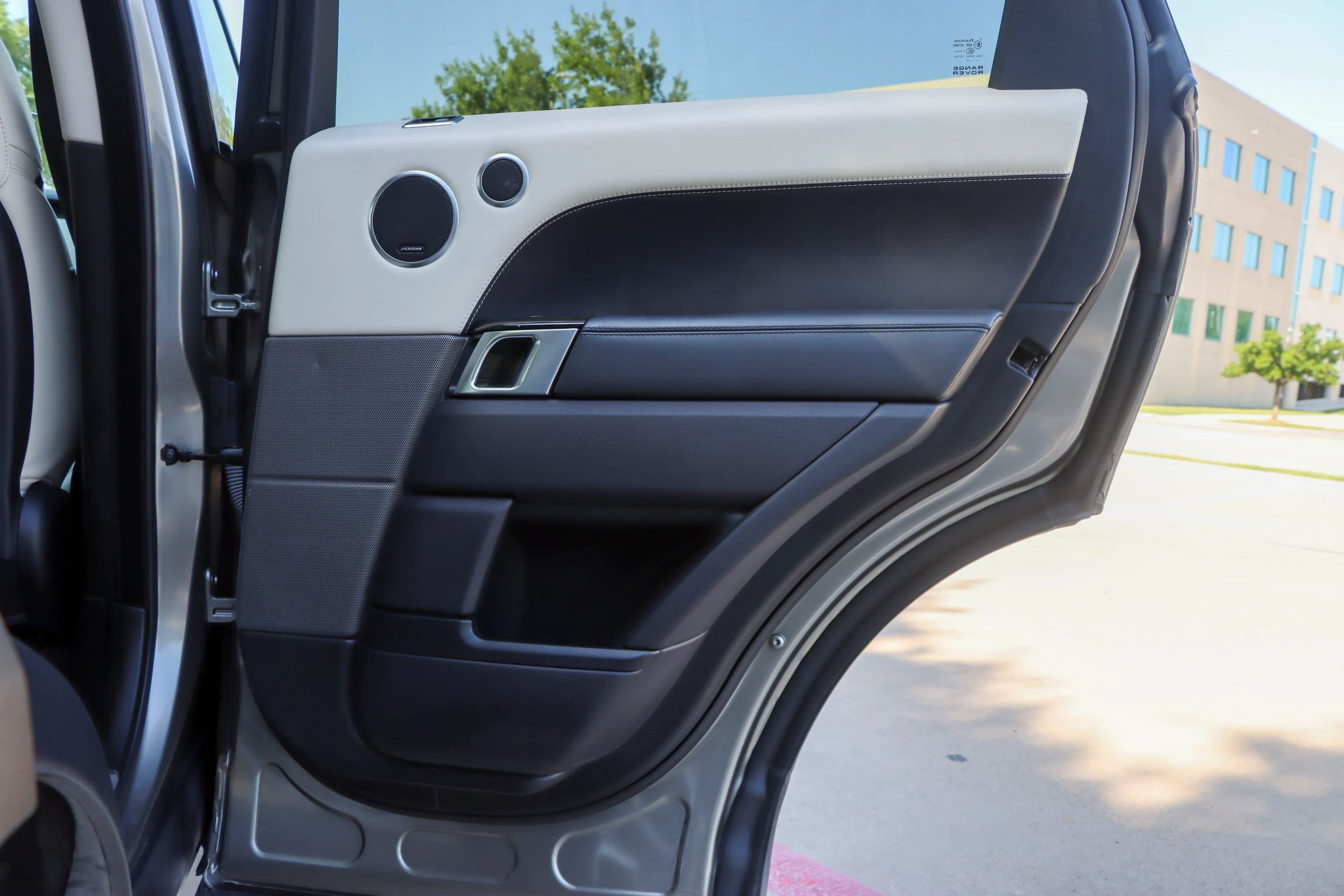 Used 2018 Land Rover Range Rover Sport HSE Dynamic AWD/4WD image 8
