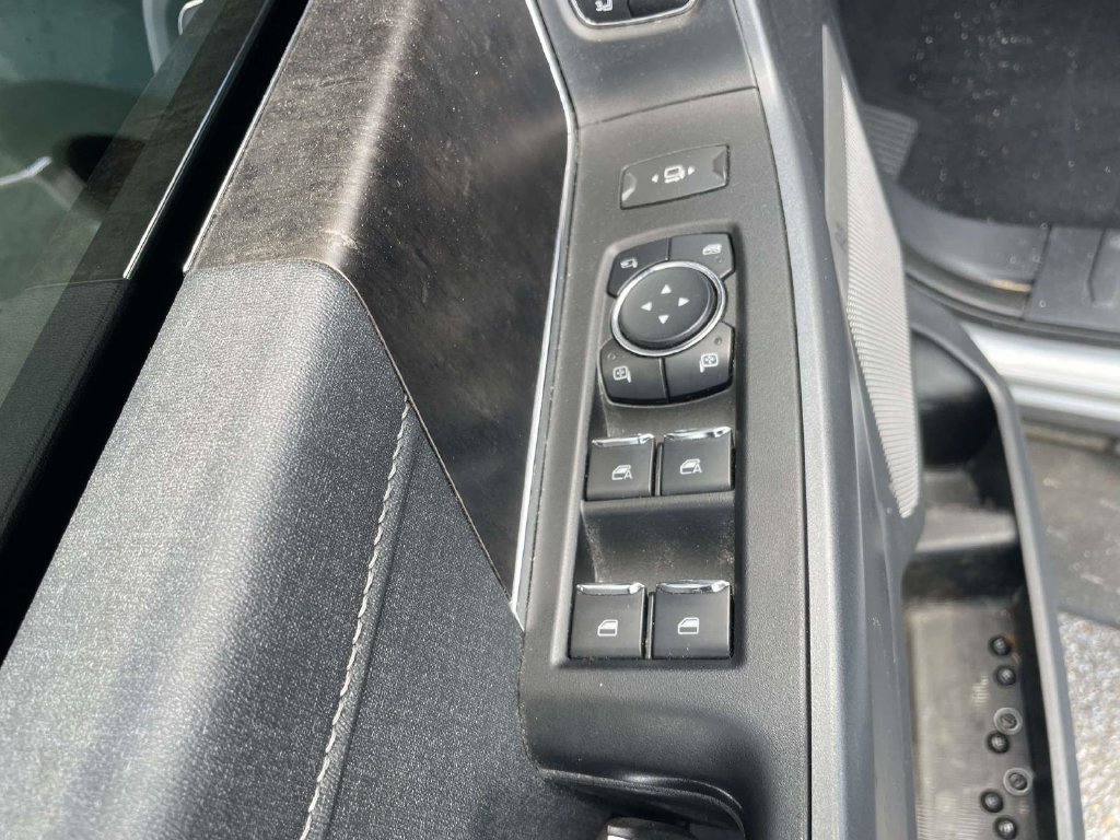Used 2023 Ford F250 Lariat w/ Tremor Off-Road Package AWD/4WD image 16