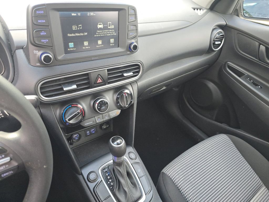 Used 2021 Hyundai Kona SE image 27