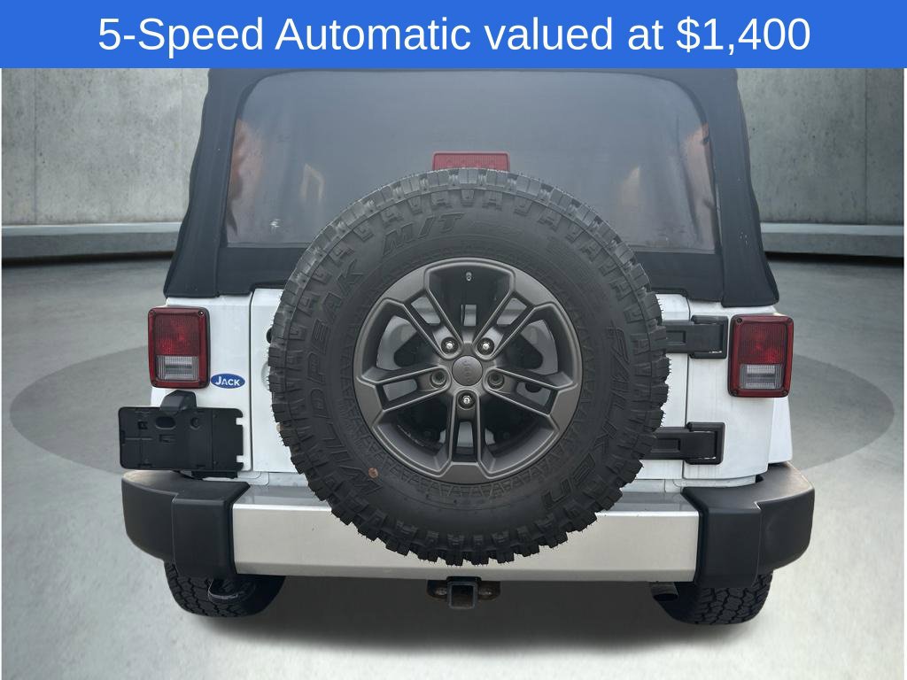Used 2017 Jeep Wrangler Unlimited Sahara w/ Connectivity Group AWD/4WD image 6