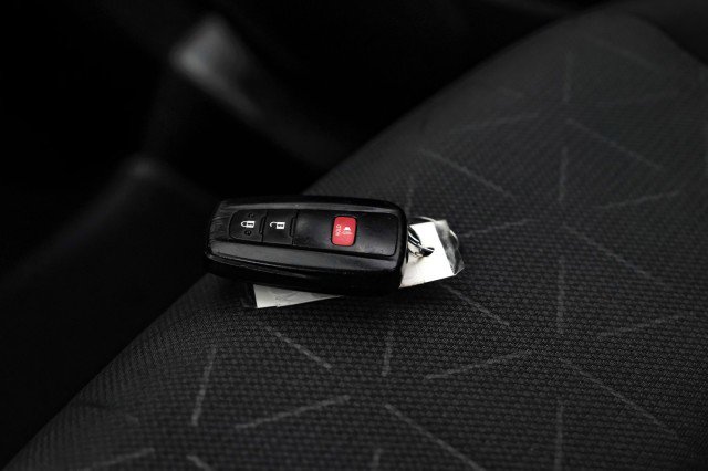 Used 2022 Toyota RAV4 XLE AWD/4WD image 52