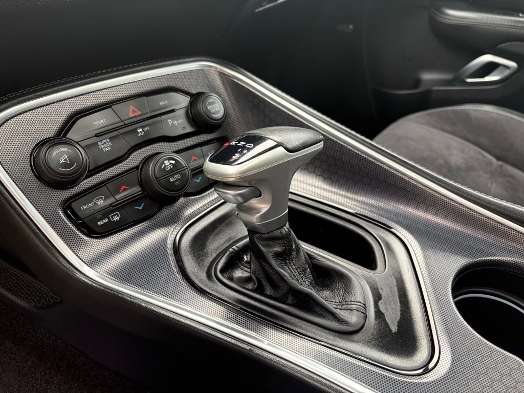 Used 2016 Dodge Challenger R/T Plus RWD image 17