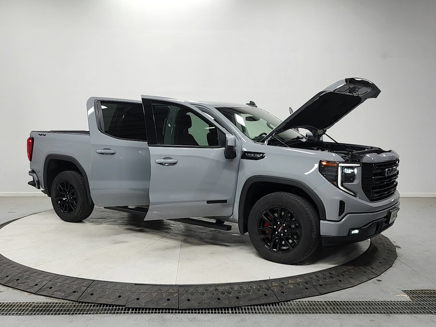 Used 2024 GMC Sierra 1500 Elevation w/ Preferred Package AWD/4WD image 9