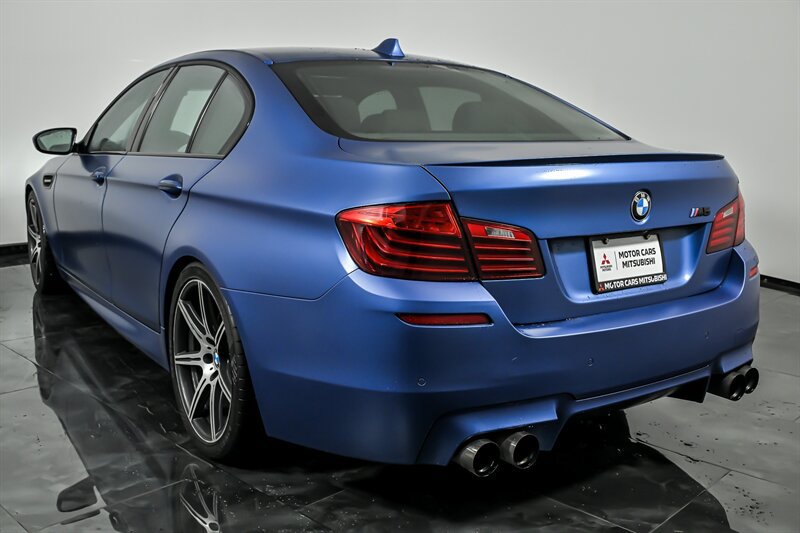 Used 2016 BMW M5 RWD image 5