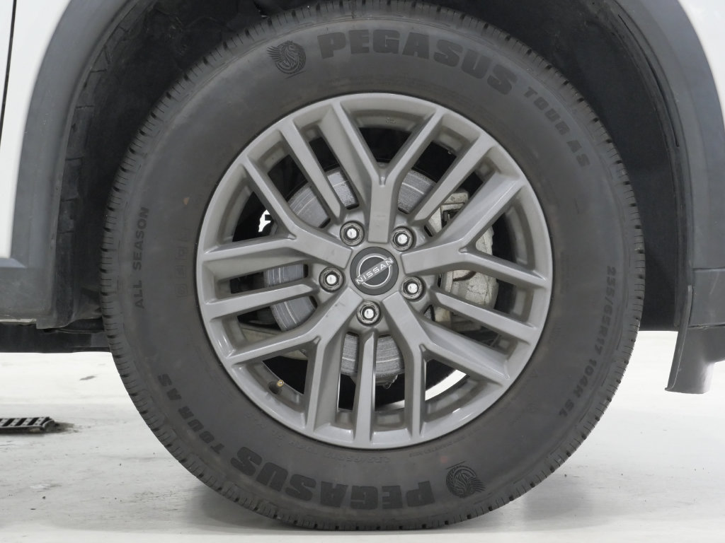 Used 2024 Nissan Rogue S FWD image 9