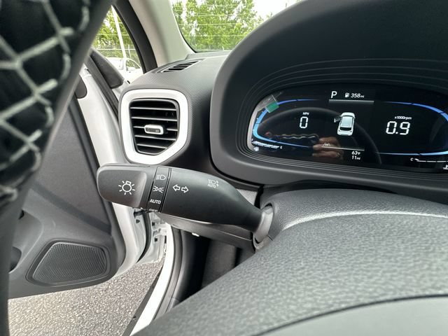 New 2026 Hyundai Venue SEL FWD image 33