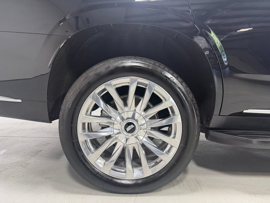 Used 2024 Cadillac Escalade Premium Luxury AWD/4WD image 16