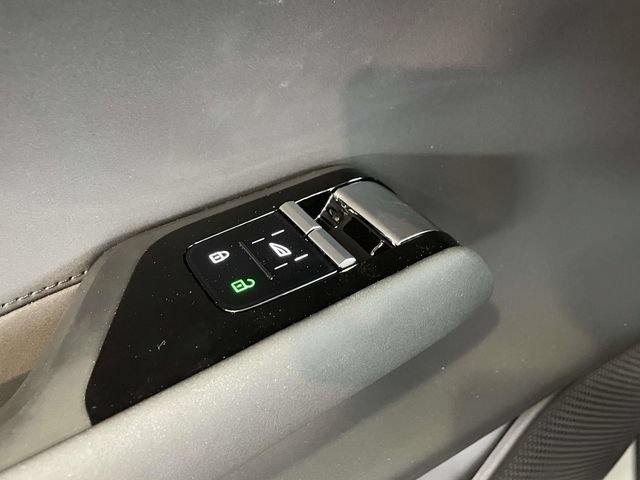 New 2026 Volvo EX90 Plus AWD/4WD image 34