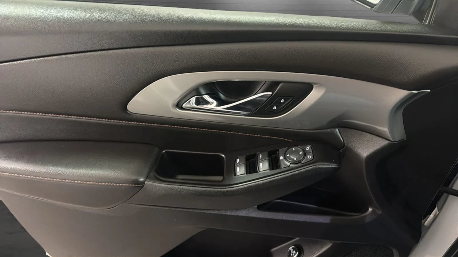 Used 2019 Chevrolet Traverse LT FWD image 17