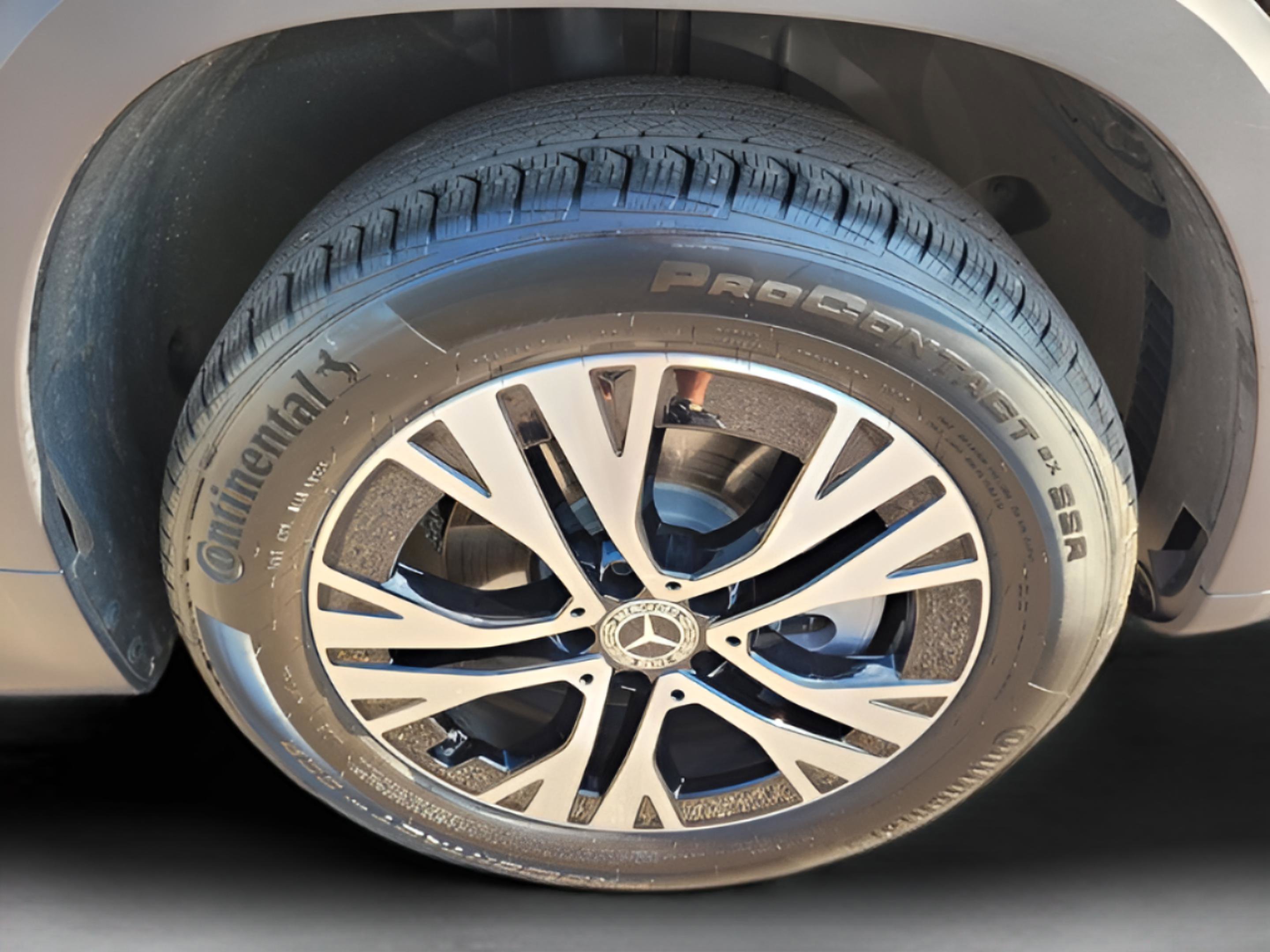 Used 2024 Mercedes-Benz GLB 250 w/ Driver Assistance Package image 19