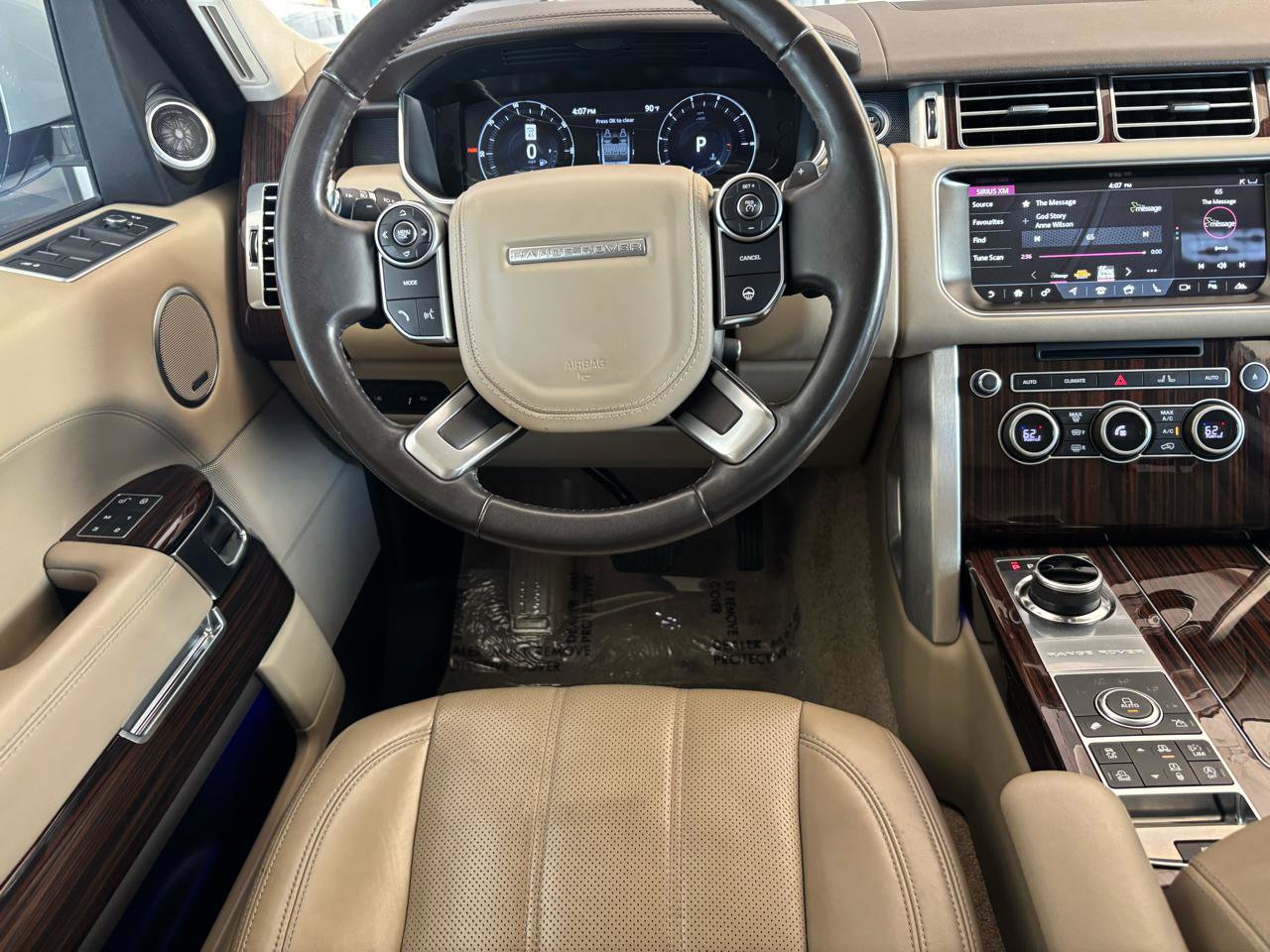 Used 2017 Land Rover Range Rover HSE image 15