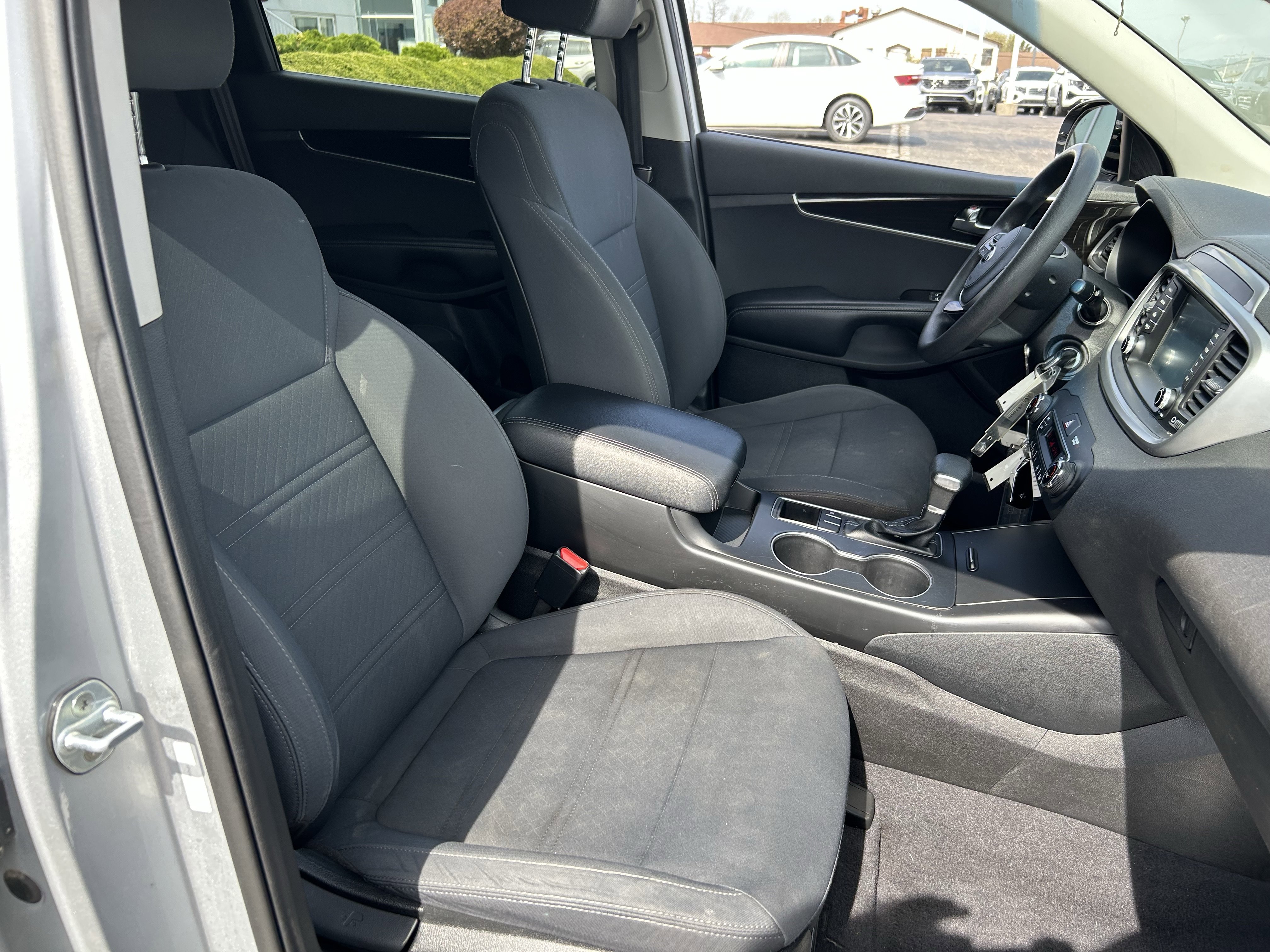 Used 2019 Kia Sorento LX image 24