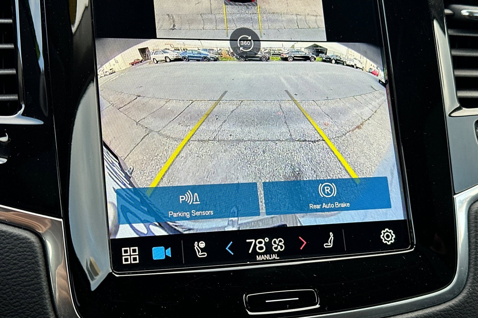 Certified 2025 Volvo XC90 B6 Ultra w/ Protection Package Premier image 24