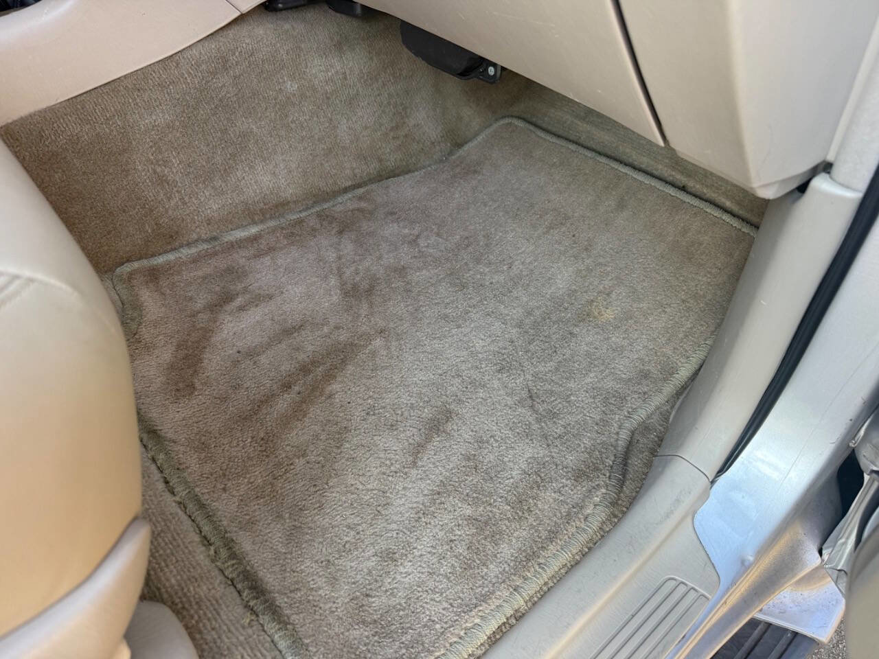 Used 2000 Toyota Land Cruiser Base AWD 4dr SUV image 56