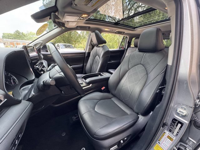 Used 2020 Toyota Highlander Platinum AWD/4WD image 33