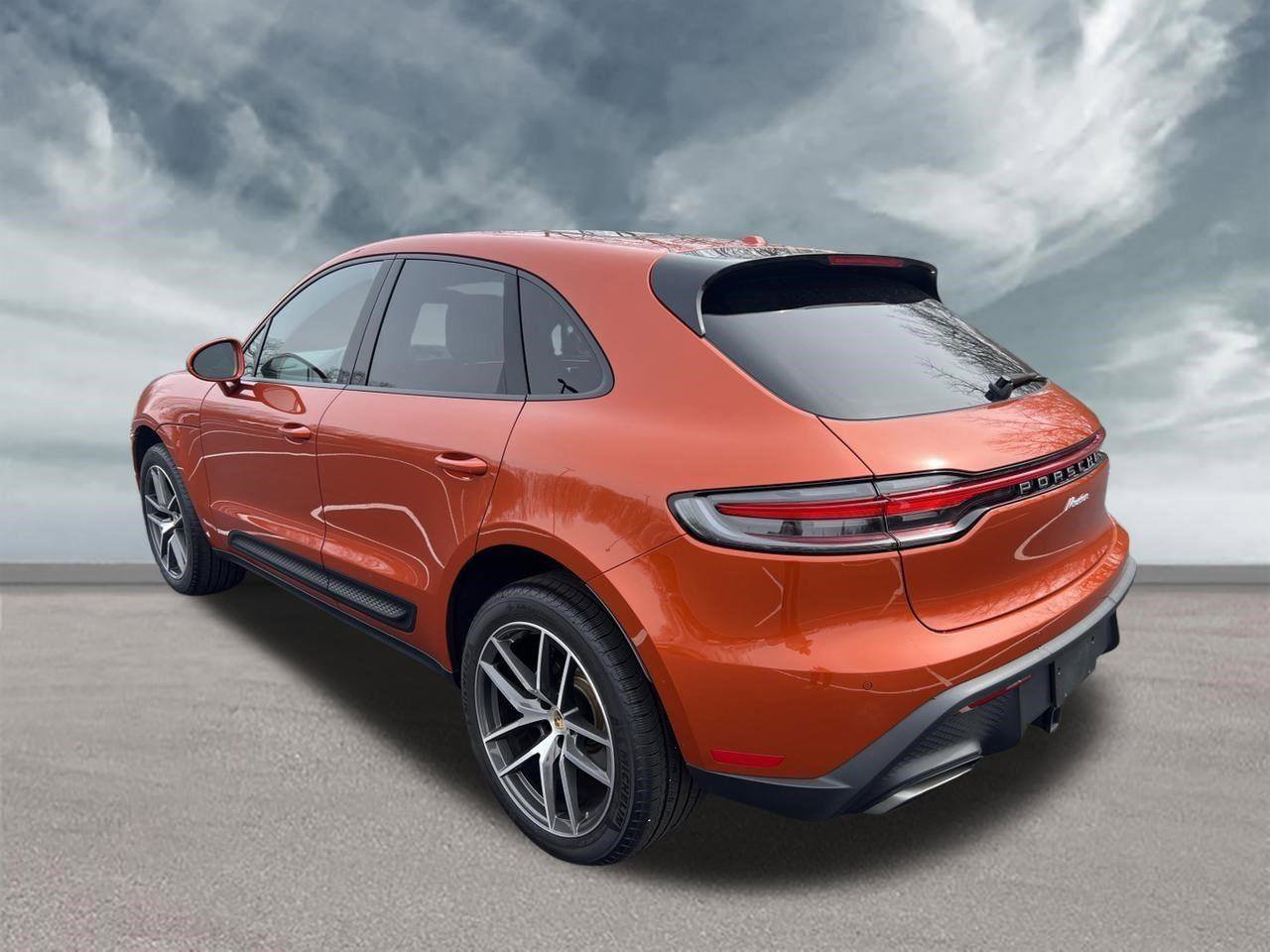 Used 2024 Porsche Macan Turbo AWD/4WD image 3