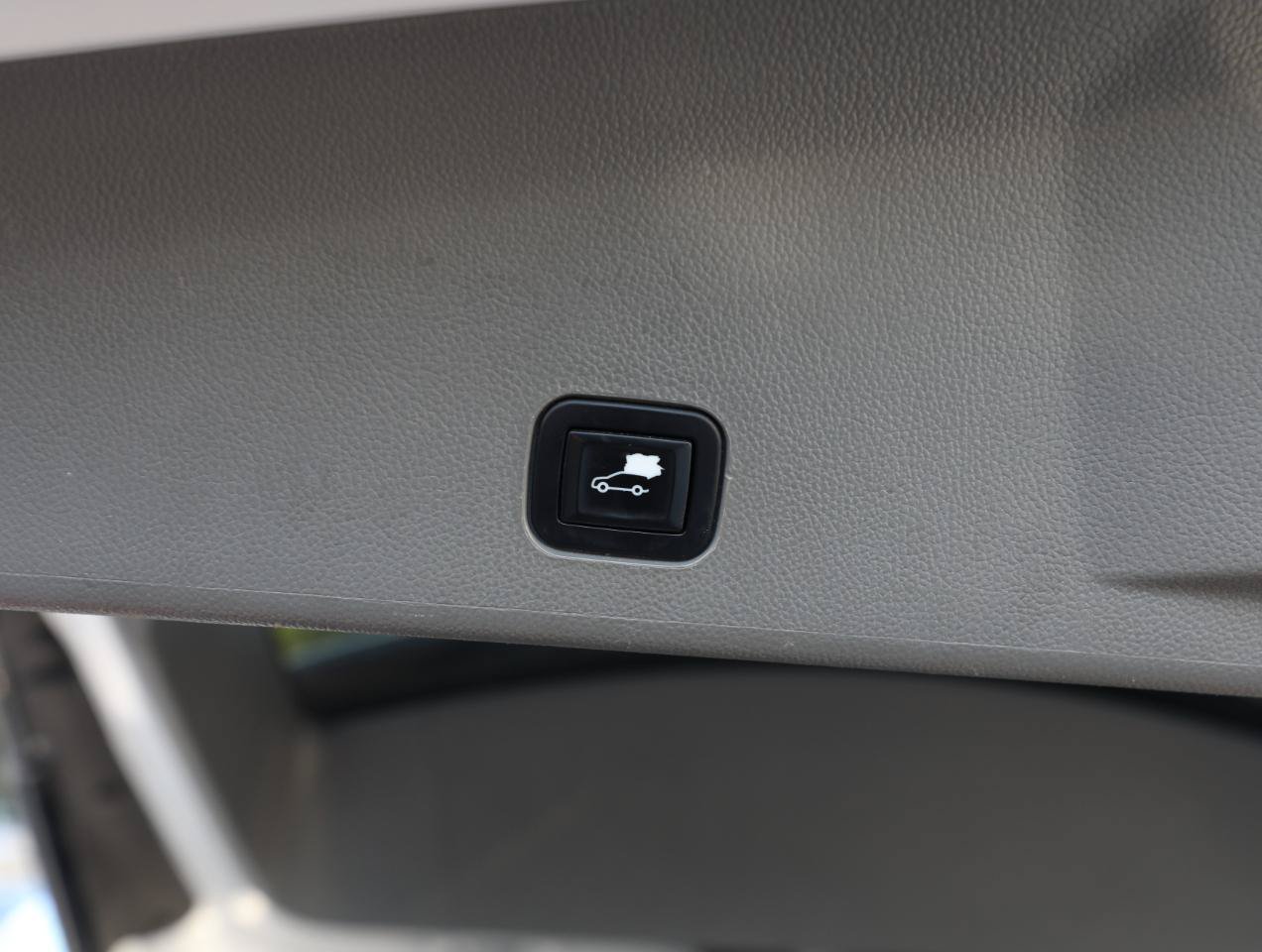 Used 2010 Cadillac SRX Luxury AWD/4WD image 13