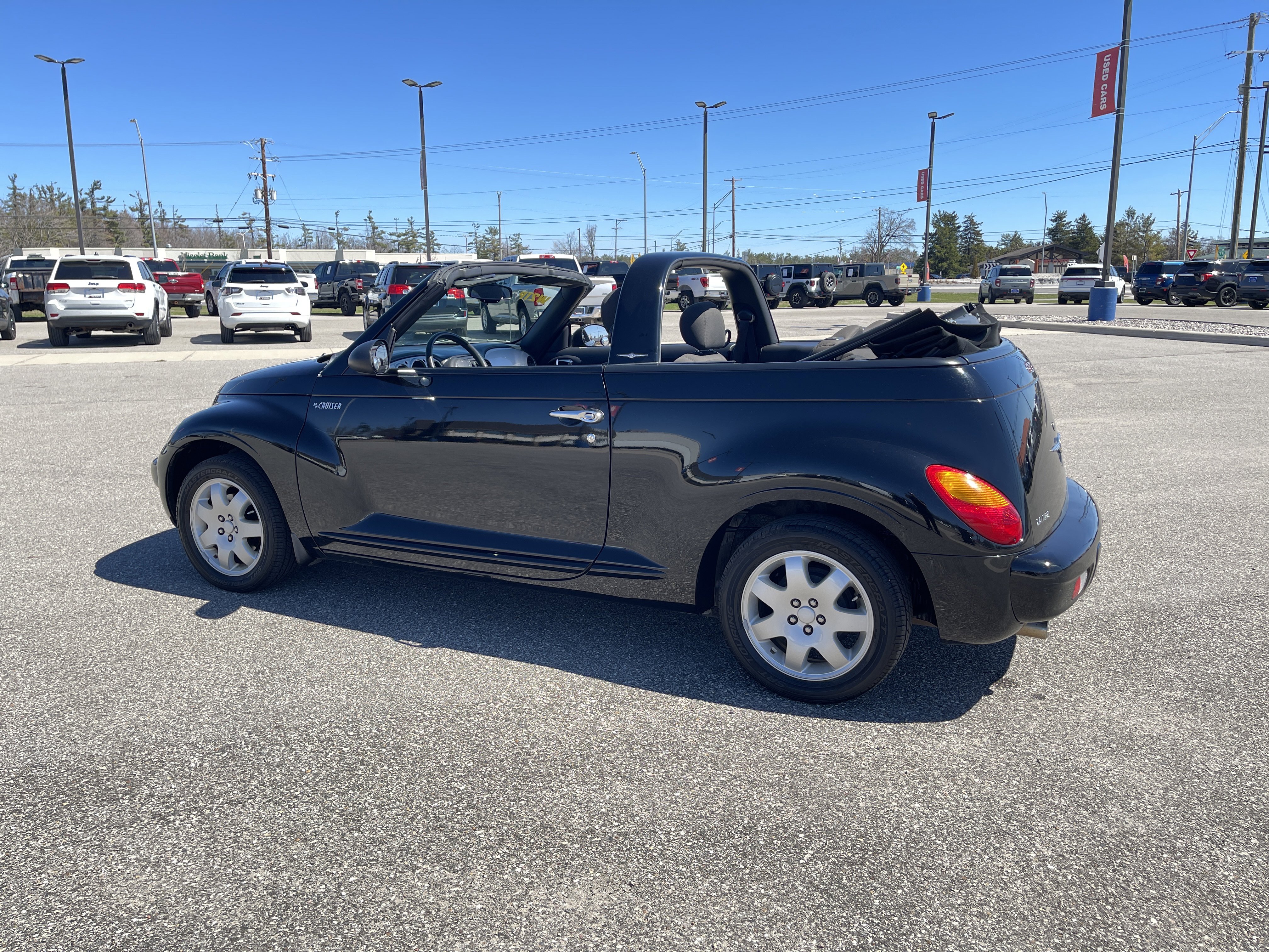 Used 2005 Chrysler PT Cruiser Touring FWD image 7